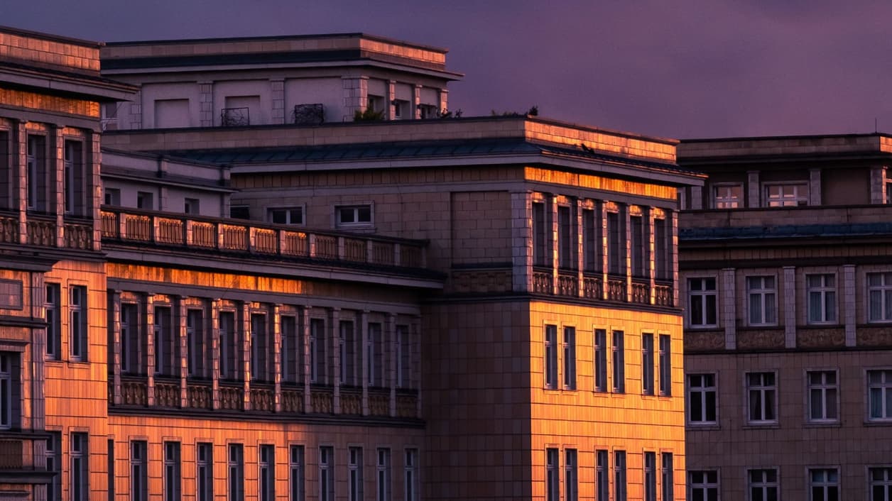 Moonfare invests in a secondary deal for a leading wealth management platform